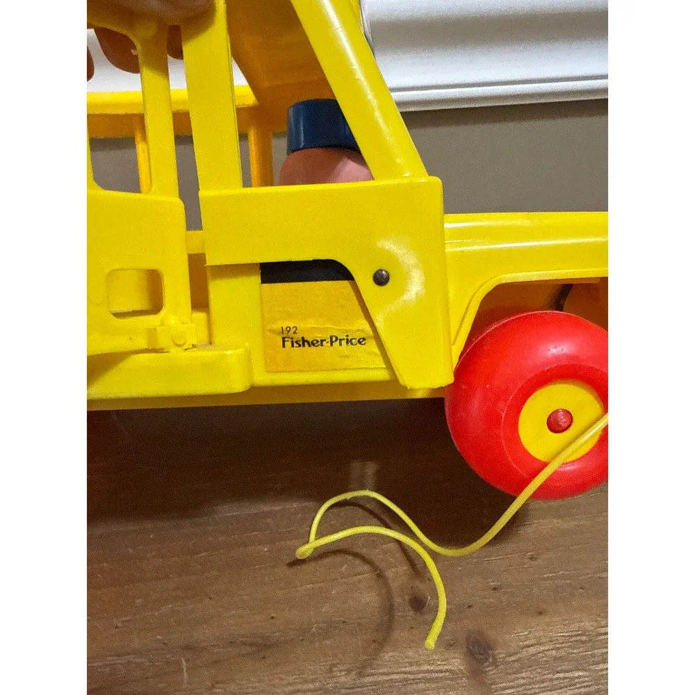 Vintage 1984 Fisher-Price Little People School Bus 192 Yellow Pull Toy Driver